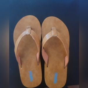 NWOT, Boys Flip flops, size 4